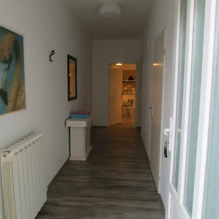 Karmen Apartment *